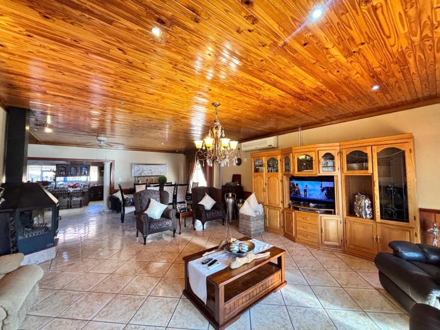 4 Bedroom Property for Sale in Flamwood North West